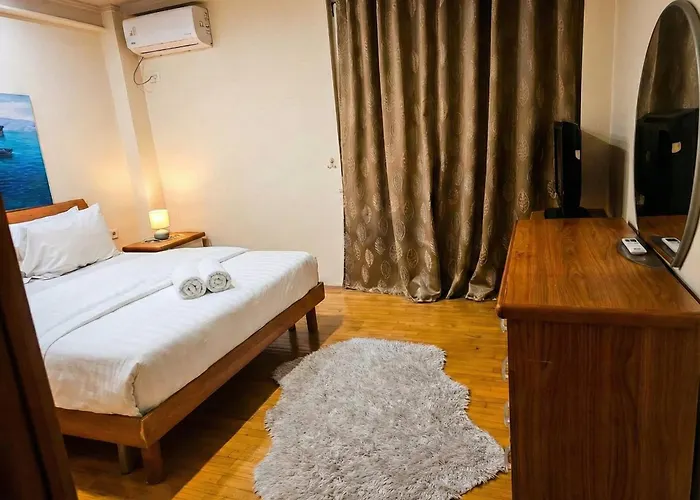 Artist Center Hotel *