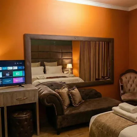 Artist Center 地拉那