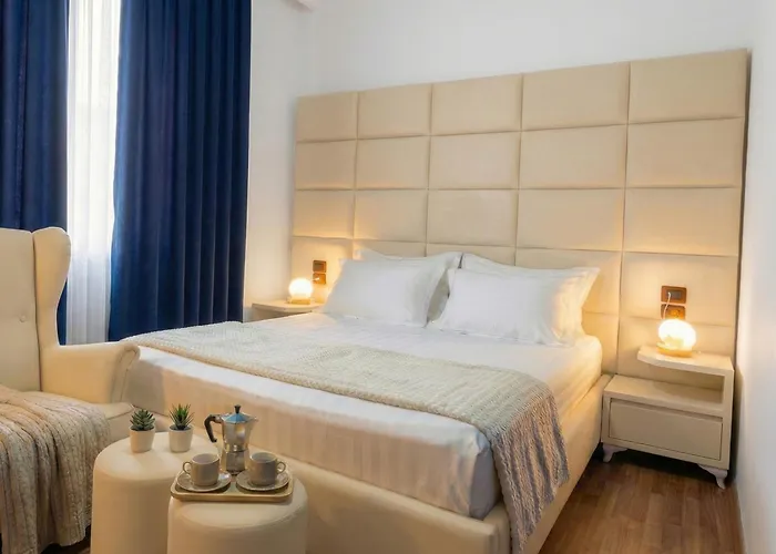 Artist Center 地拉那