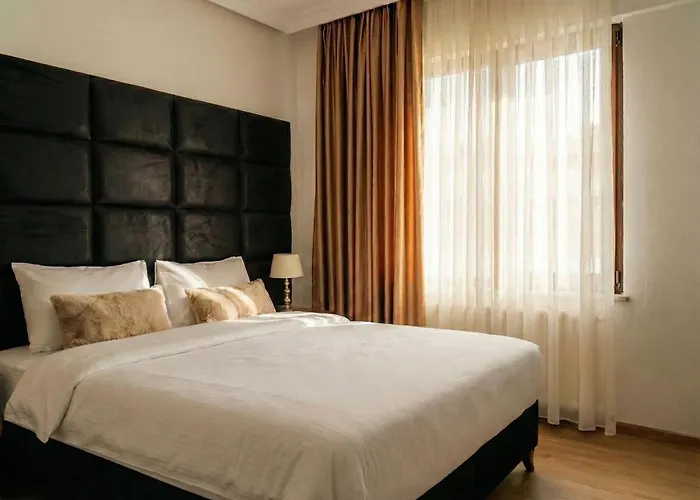 Hotel Artist Center *