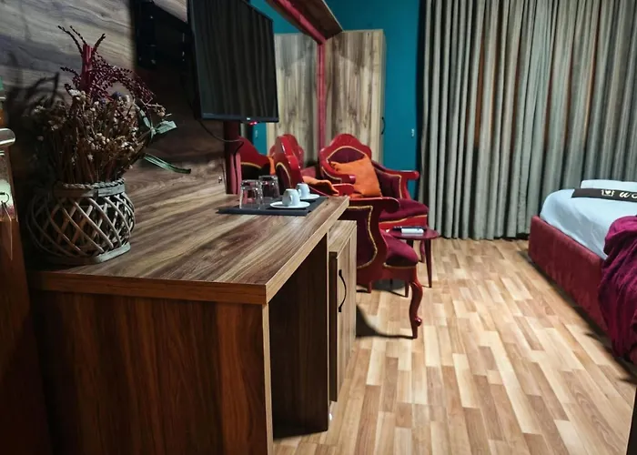 Artist Center 酒店 *