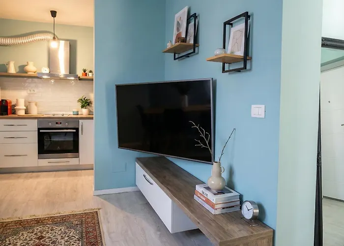 Artist Center 酒店 *