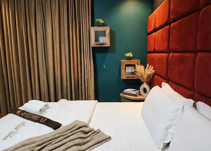 Artist Center 地拉那