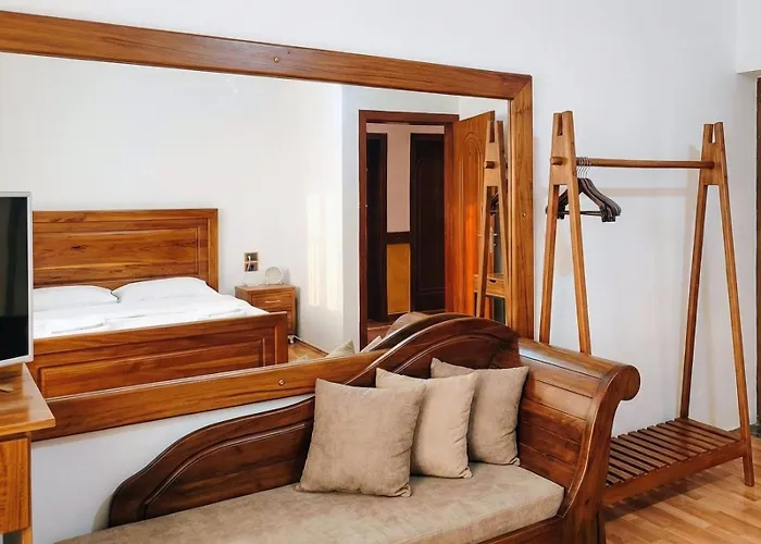 Artist Center 酒店 *