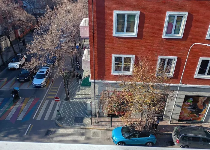 Artist Center * 地拉那