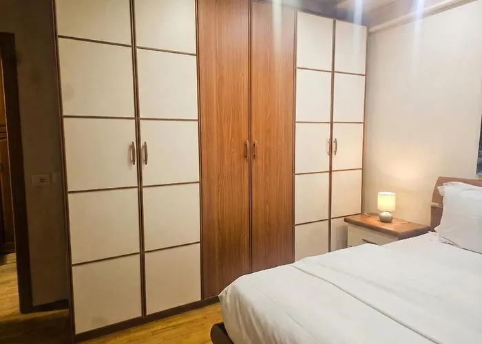 Hotel Artist Center *