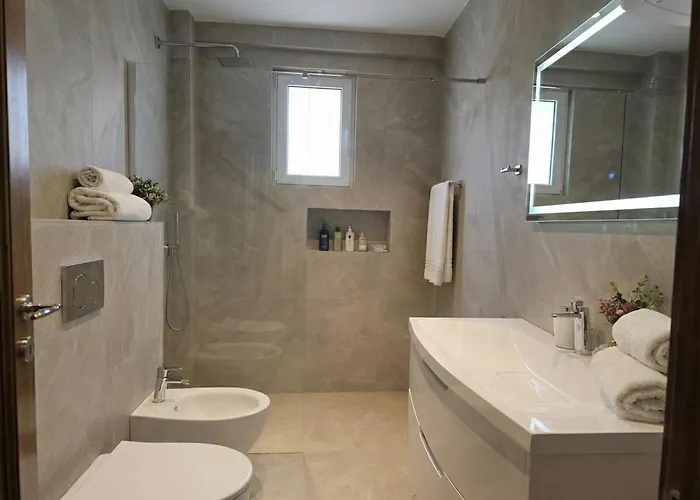 Artist Center 酒店 *